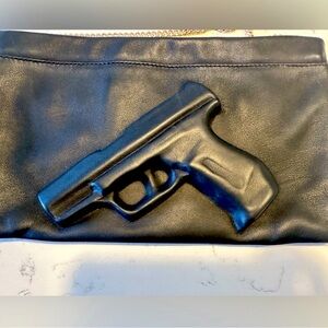 Vlieger & Vandam embossed gun bag with silver chain
